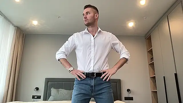 cute mark online show from 10-15-25, 07:05