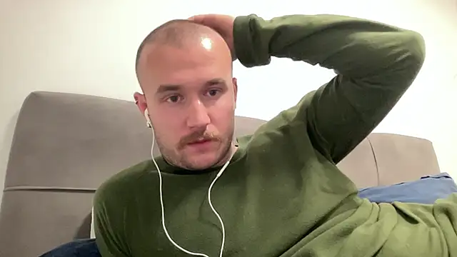 cute mark online show from 12-21-24, 05:39
