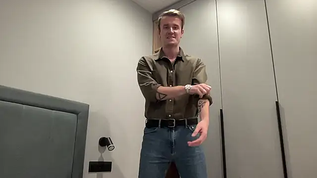 cute mark online show from 10-07-25, 04:41