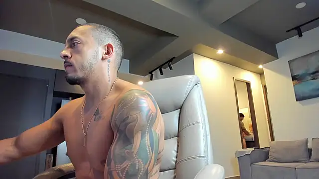 Snapshot of Maximo_Marcelo chatting on 10-16-25, 11:46 Maximo Marcelo online show from 10-16-25, 11:46