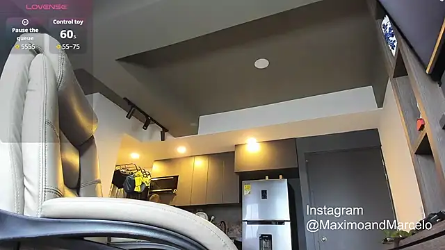 Snapshot of Maximo_Marcelo chatting on 09-17-25, 11:12 Maximo Marcelo online show from 09-17-25, 11:12