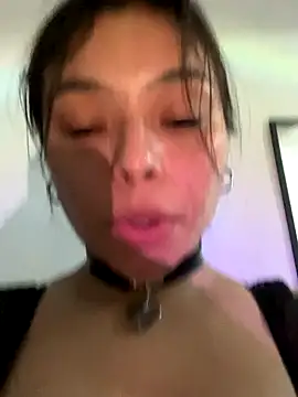 Snapshot of adry_moon666 chatting on 09-18-25, 06:27 adry moon666 online show from 09-18-25, 06:27