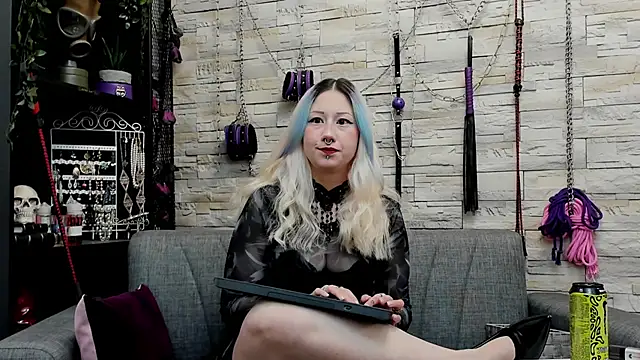 CruelMistress online show from 12-22-25, 12:22