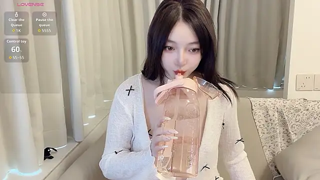 Snapshot of Kulomiyee_koi chatting on 06-10-26, 06:47 Kulomiyee koi online show from 06-10-26, 06:47