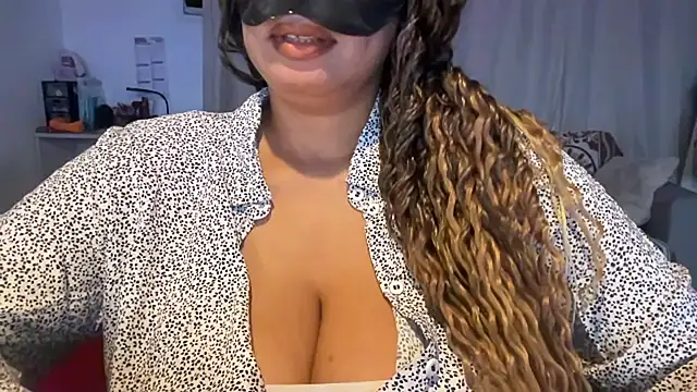 SCARLET-SANTANA online show from 10-31-25, 10:23