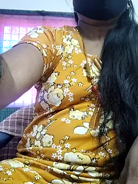 Snapshot of Tamilrojanew chatting on 05-16-26, 10:14 Tamilrojanew online show from 05-16-26, 10:14