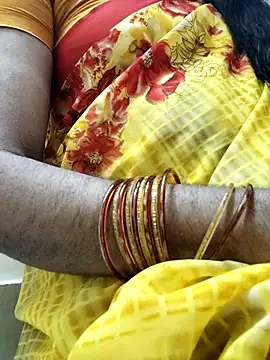 Snapshot of Tamilrojanew chatting on 10-10-25, 10:38 Tamilrojanew online show from 10-10-25, 10:38