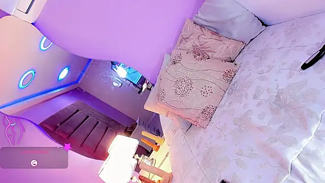 Shanelengel online show from 10-19-25, 05:43