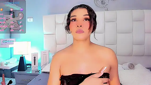 Snapshot of ValentinaMarinn chatting on 03-21-25, 01:02 ValentinaMarinn online show from 03-21-25, 01:02