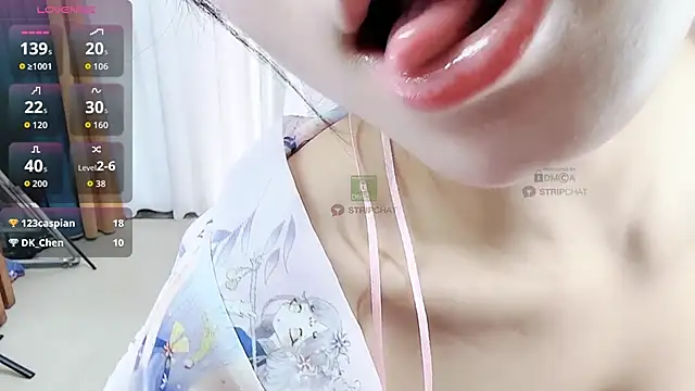 Snapshot of 808dass chatting on 10-24-25, 05:06 808dass online show from 10-24-25, 05:06