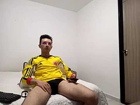 Snapshot of kamilo_18655 chatting on 11-16-25, 03:33 kamilo 18655 online show from 11-16-25, 03:33