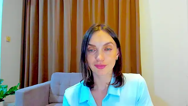 LovelyeeMia online show from 10-22-25, 10:47