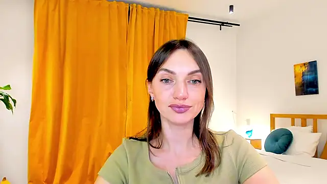 LovelyeeMia online show from 12-13-24, 01:01