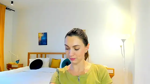 LovelyeeMia online show from 12-10-24, 10:49