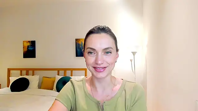 LovelyeeMia online show from 12-10-24, 03:22