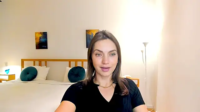 LovelyeeMia online show from 12-11-24, 04:42