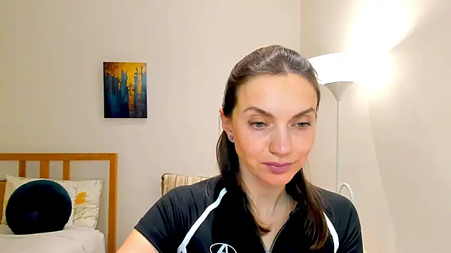 LovelyeeMia online show from 12-20-24, 08:55