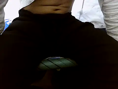Snapshot of sexyguy1231 chatting on 04-18-26, 07:07 sexyguy1231 online show from 04-18-26, 07:07