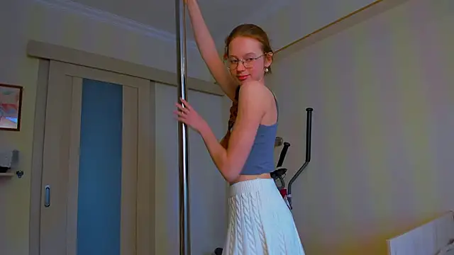 Fire Luna online show from 02-04-26, 06:08