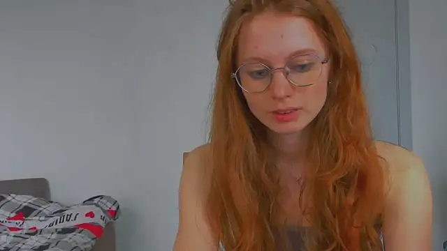 Snapshot of Fire_Luna chatting on 05-15-26, 12:58 Fire Luna online show from 05-15-26, 12:58