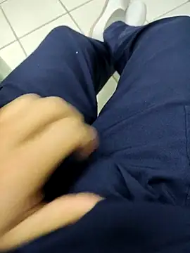 Snapshot of gatmoreno1 chatting on 10-07-25, 04:19 gatmoreno1 online show from 10-07-25, 04:19