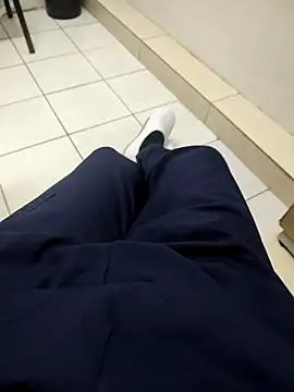 Snapshot of gatmoreno1 chatting on 09-24-25, 04:35 gatmoreno1 online show from 09-24-25, 04:35