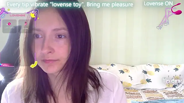Snapshot of LilyXSky chatting on 06-16-26, 08:36 LilyXSky online show from 06-16-26, 08:36