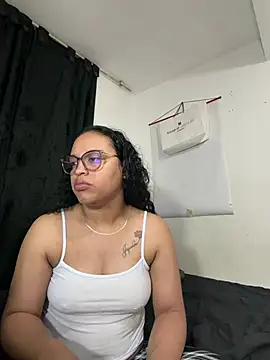 Snapshot of angela_angels_ chatting on 05-05-26, 04:15 angela angels online show from 05-05-26, 04:15