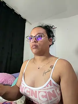 Snapshot of angela_angels_ chatting on 06-07-26, 03:45 angela angels online show from 06-07-26, 03:45