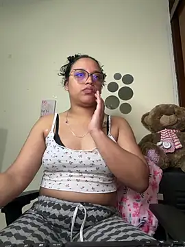 Snapshot of angela_angels_ chatting on 04-21-26, 02:25 angela angels online show from 04-21-26, 02:25
