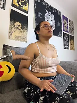 Snapshot of angela_angels_ chatting on 04-27-26, 12:19 angela angels online show from 04-27-26, 12:19
