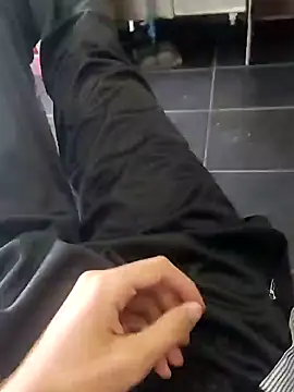 Snapshot of Juliano69xv chatting on 10-27-25, 06:09 Juliano69xv online show from 10-27-25, 06:09