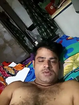 Snapshot of Priynkarani chatting on 11-16-25, 04:56 Priynkarani online show from 11-16-25, 04:56