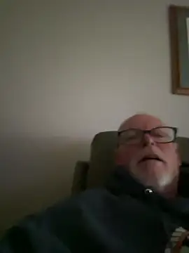 Snapshot of wildrocket02 chatting on 05-12-26, 01:06 wildrocket02 online show from 05-12-26, 01:06