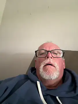 Snapshot of wildrocket02 chatting on 05-21-26, 02:58 wildrocket02 online show from 05-21-26, 02:58