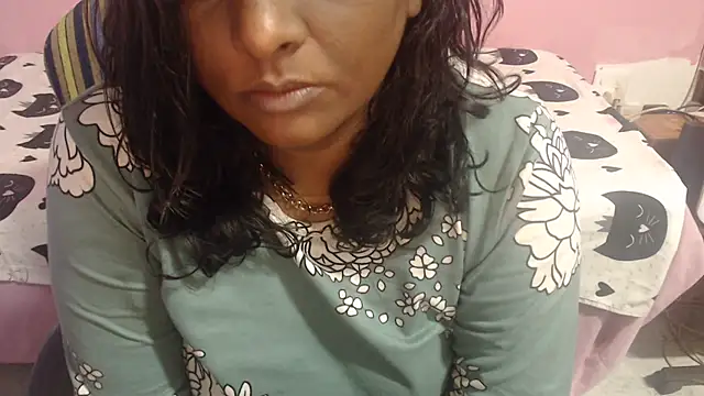 Snapshot of INDIANSIN2 chatting on 06-18-26, 04:55 INDIANSIN2 online show from 06-18-26, 04:55