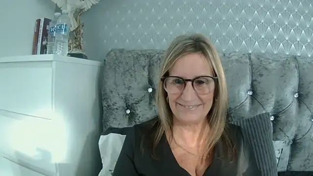 Additive Mature Linda online show from 09-21-25, 04:01