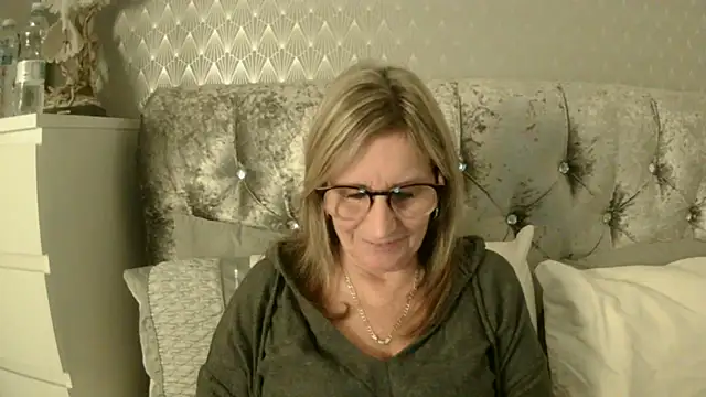 Additive Mature Linda online show from 10-03-25, 06:31