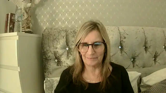 Additive Mature Linda online show from 10-23-25, 06:06
