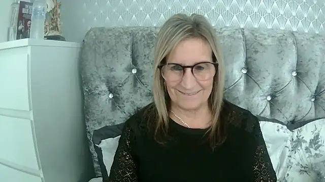 Additive Mature Linda online show from 09-19-25, 04:00