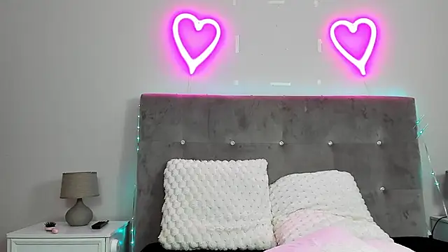 kayladiamond  online show from 10-01-25, 04:39