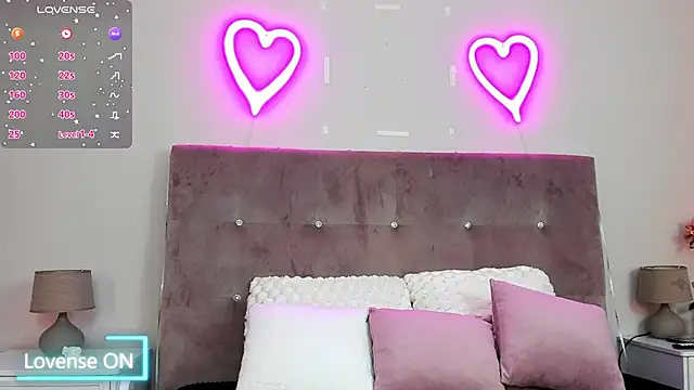 kayladiamond  online show from 10-20-25, 07:20