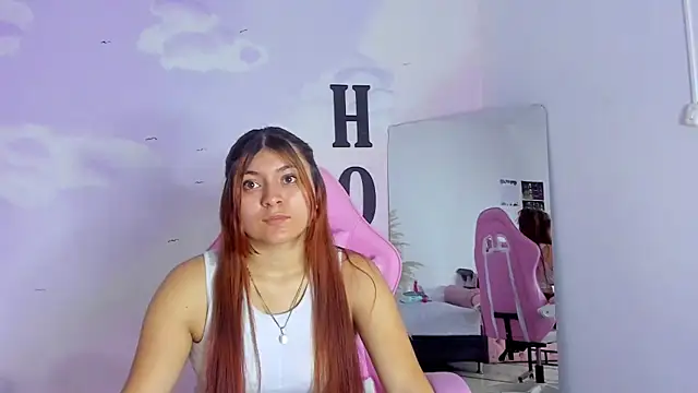 Snapshot of carolayrosse chatting on 03-22-25, 02:16 carolayrosse online show from 03-22-25, 02:16