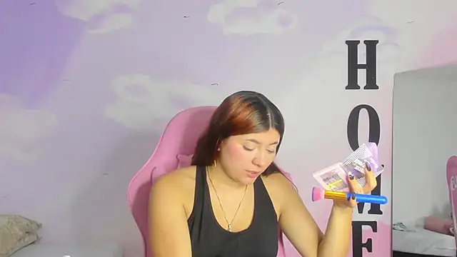 Snapshot of carolayrosse chatting on 03-05-25, 02:57 carolayrosse online show from 03-05-25, 02:57