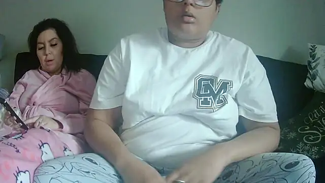 vanilla chocolate23 online show from 11-24-25, 11:10