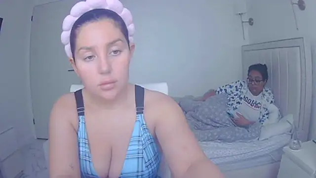 vanilla chocolate23 online show from 02-24-26, 09:32