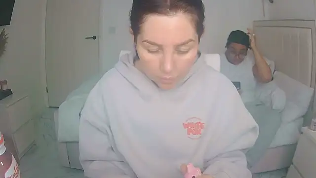 vanilla chocolate23 online show from 03-31-26, 11:45