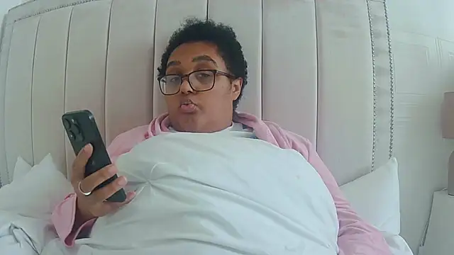 vanilla chocolate23 online show from 10-31-25, 11:29