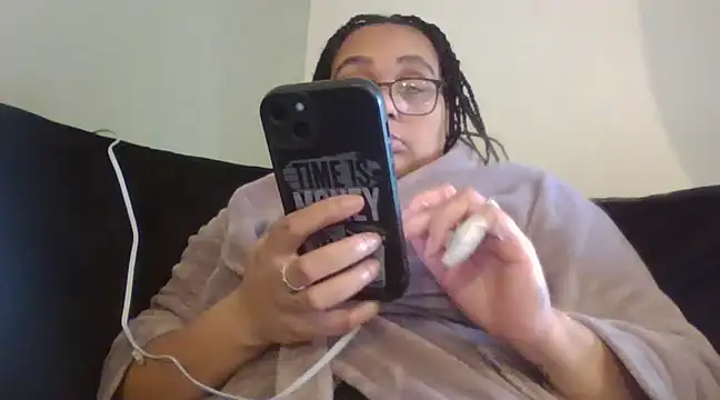 Snapshot of vanilla_chocolate23 chatting on 02-18-25, 01:55 vanilla chocolate23 online show from 02-18-25, 01:55
