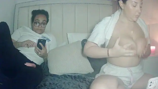 vanilla chocolate23 online show from 01-31-26, 09:02